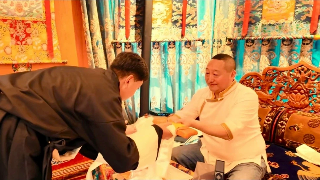 藏医师承拜师仪式现场