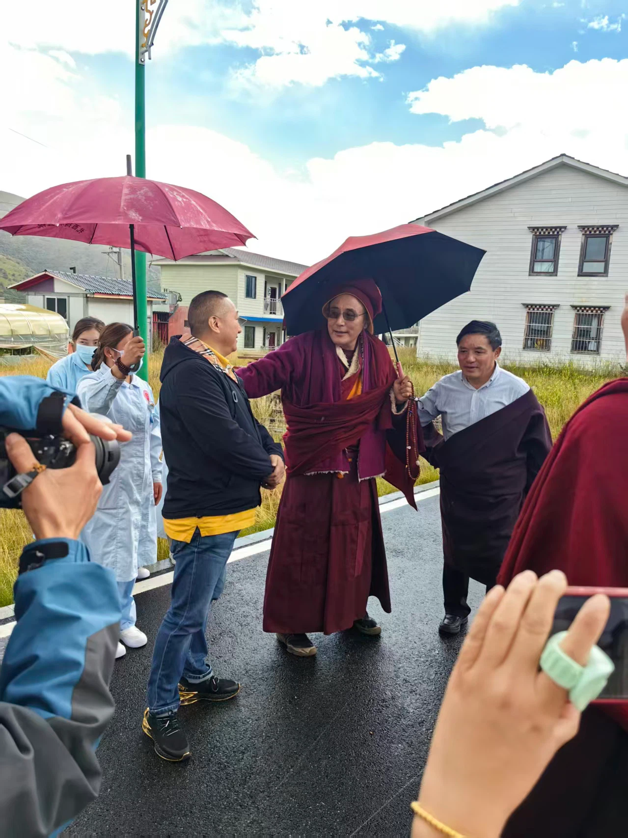泽波厅长与希阿荣博堪布深入藏区走访交流