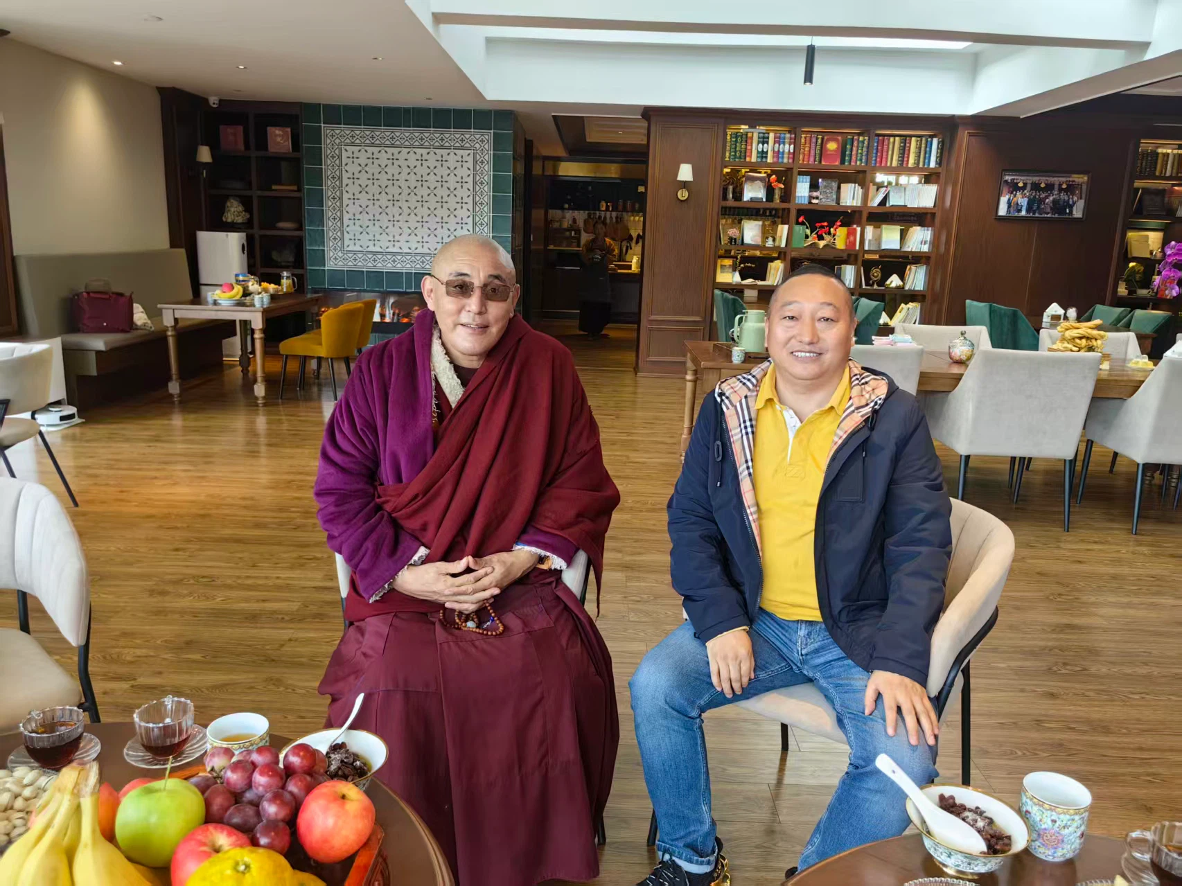 高僧与青佩院长亲切会晤